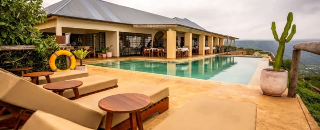 Relaxing day in Manyara Best View Lodge
